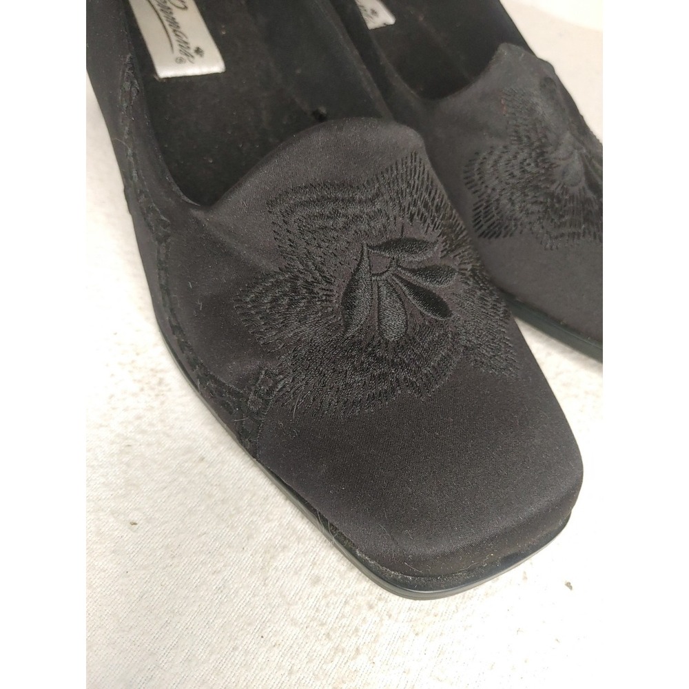 Penmans Embroidered Women's‎ Black Classic Loafers Sz 7.5